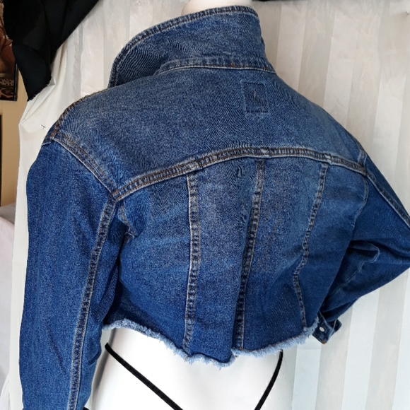 Distressed Hem Cropped Jean Jacket - Picture 4 of 5